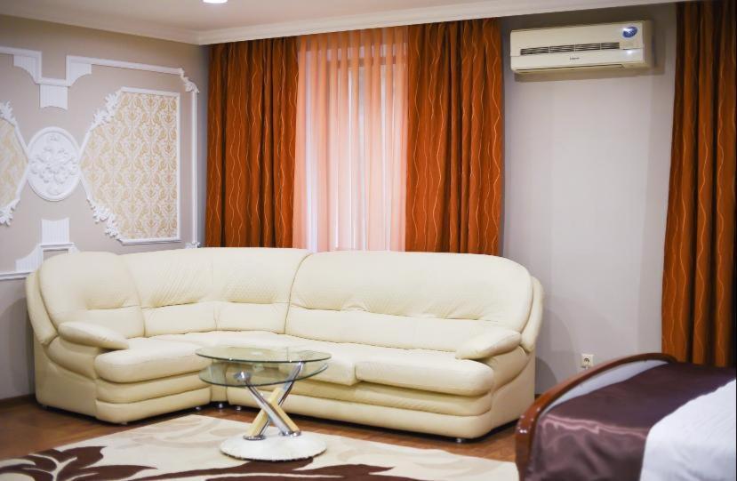 Sky Luxe Hotel アスターナ エクステリア 写真